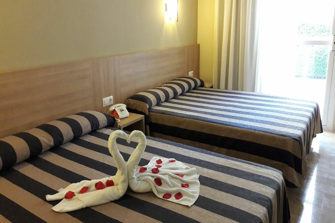 埃及艳后Spa酒店 滨海略雷特 外观 照片